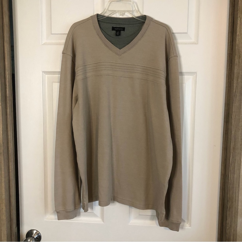 Van Heusen Long Sleeve Pullover Size Medium